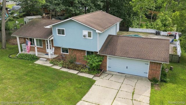 2631 Edgevale Drive, Waterford Charter Township, MI 48329
