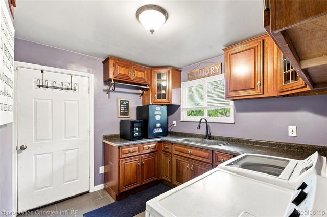 2631 Edgevale Drive, Waterford Charter Township, MI 48329