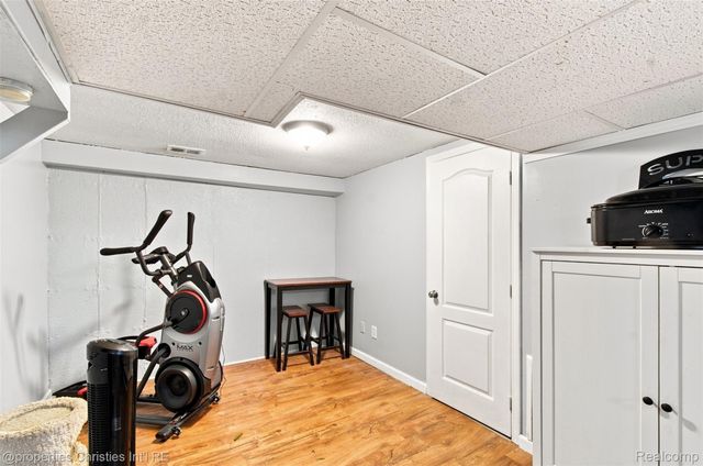 2631 Edgevale Drive, Waterford Charter Township, MI 48329