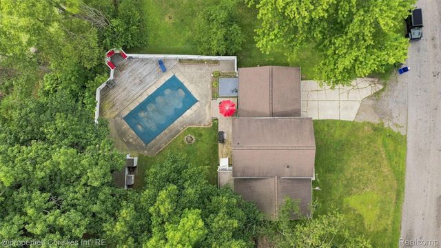 2631 Edgevale Drive, Waterford Charter Township, MI 48329