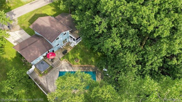 2631 Edgevale Drive, Waterford Charter Township, MI 48329