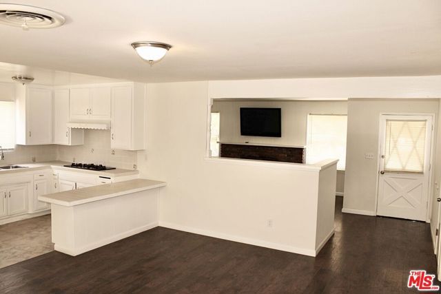 20158 Gresham Street, Winnetka (los Angeles), CA 91306