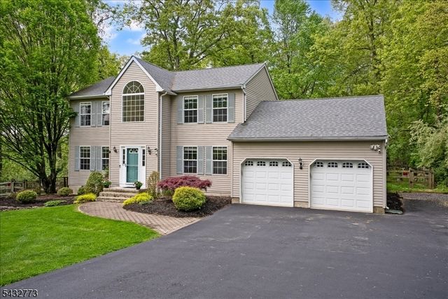 4 Pembrook Ct, Liberty Twp., NJ 07838