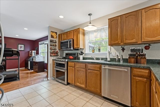 4 Pembrook Ct, Liberty Twp., NJ 07838