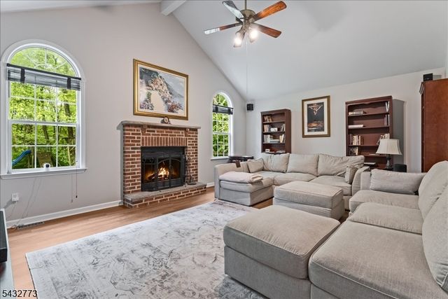 4 Pembrook Ct, Liberty Twp., NJ 07838
