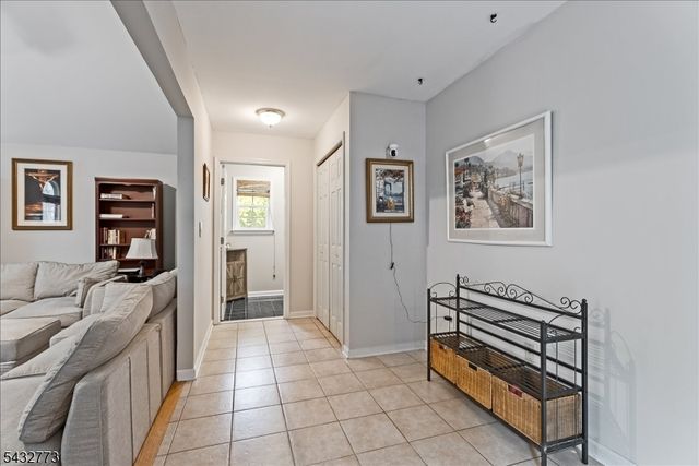 4 Pembrook Ct, Liberty Twp., NJ 07838
