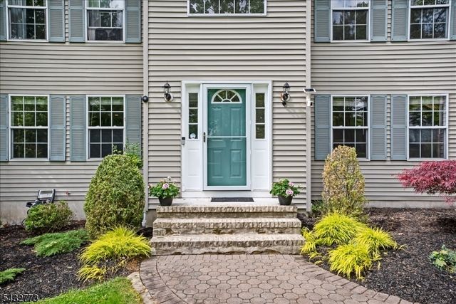 4 Pembrook Ct, Liberty Twp., NJ 07838