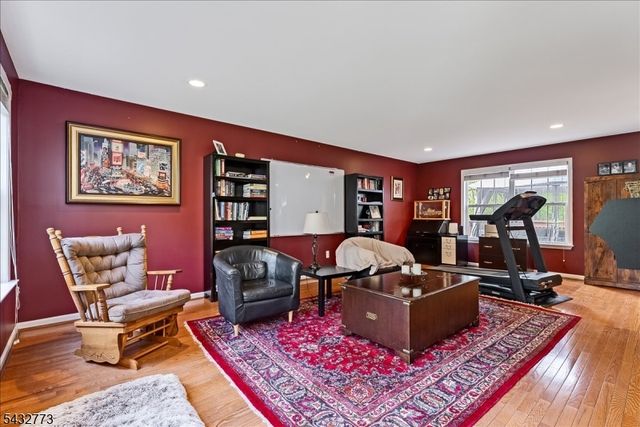 4 Pembrook Ct, Liberty Twp., NJ 07838