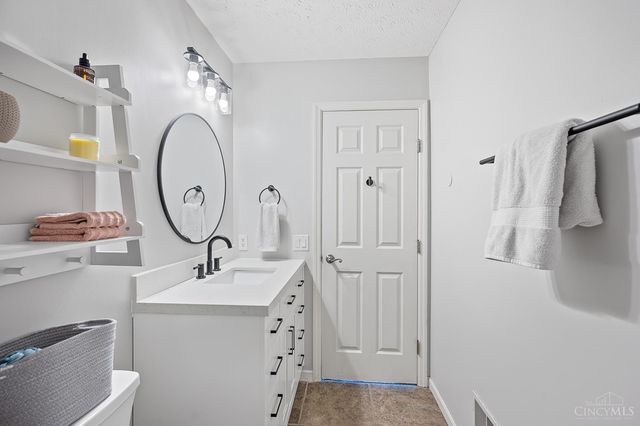 525 E State Road, Cleves, OH 45002