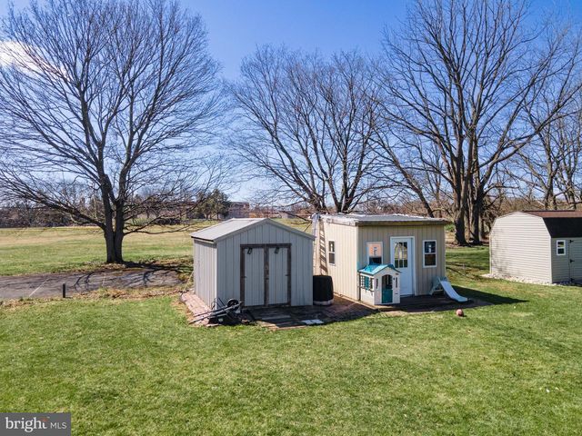 2950 SANTEE DR, Bethlehem, PA 18017