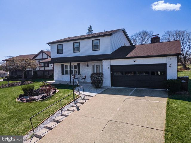 2950 SANTEE DR, Bethlehem, PA 18017