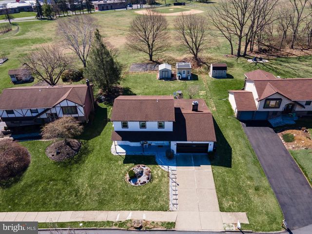 2950 SANTEE DR, Bethlehem, PA 18017