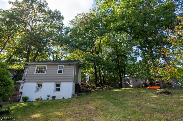 36 Stevens Trl, Hopatcong Boro, NJ 07843