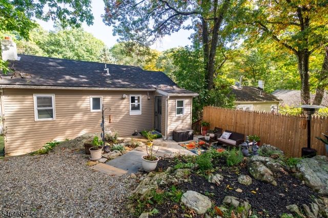 36 Stevens Trl, Hopatcong Boro, NJ 07843