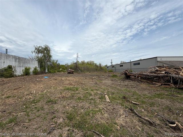 22477 15 Mile Road, Clinton Township, MI 48035