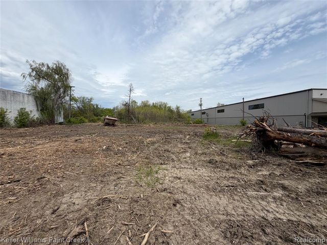 22477 15 Mile Road, Clinton Township, MI 48035