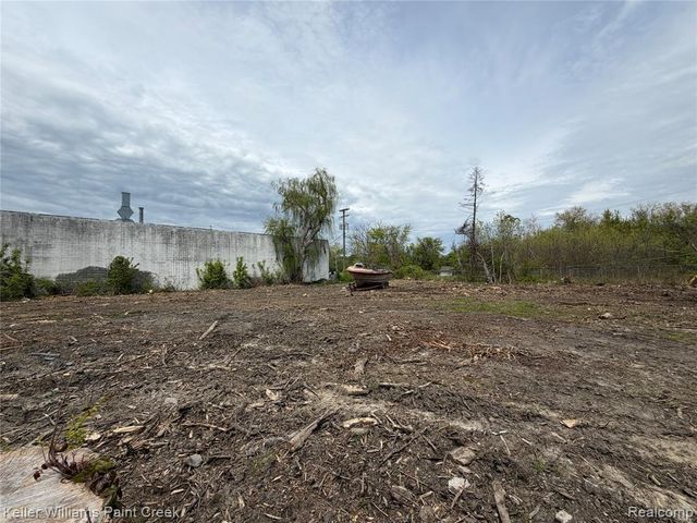 22477 15 Mile Road, Clinton Township, MI 48035