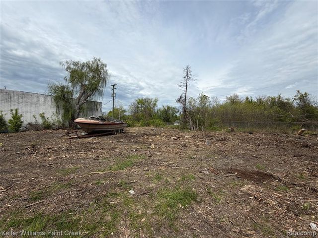 22477 15 Mile Road, Clinton Township, MI 48035
