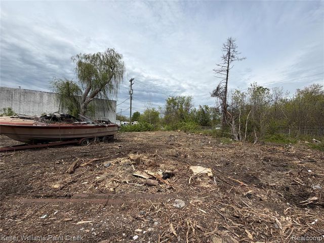 22477 15 Mile Road, Clinton Township, MI 48035