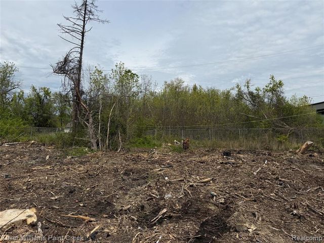 22477 15 Mile Road, Clinton Township, MI 48035