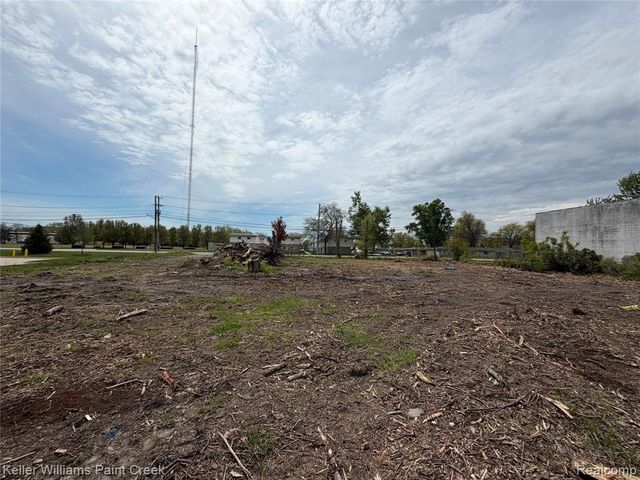 22477 15 Mile Road, Clinton Township, MI 48035