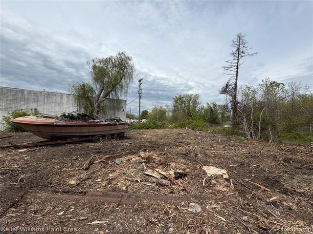 22477 15 Mile Road, Clinton Township, MI 48035