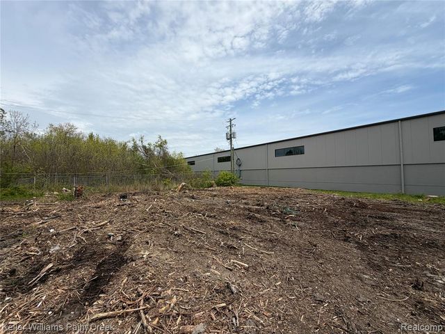 22477 15 Mile Road, Clinton Township, MI 48035