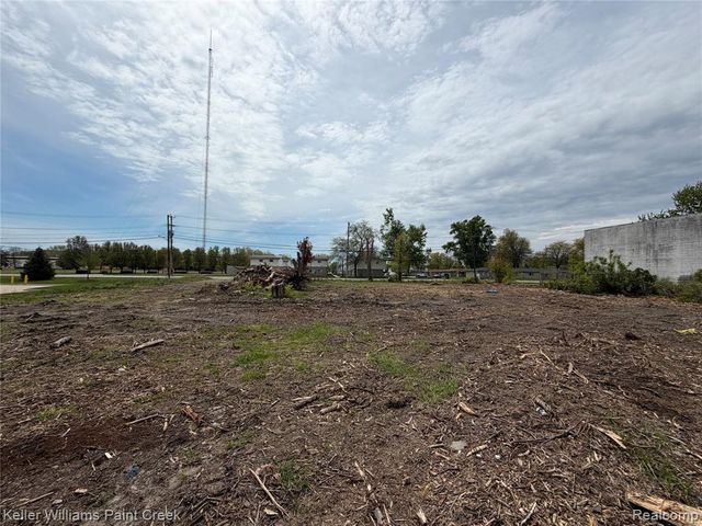 22477 15 Mile Road, Clinton Township, MI 48035