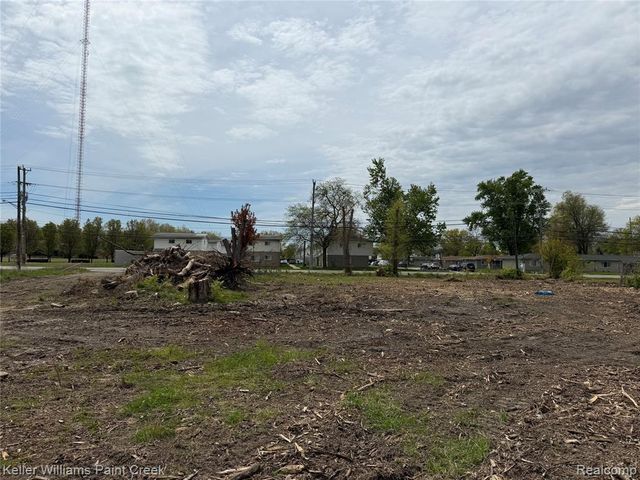 22477 15 Mile Road, Clinton Township, MI 48035