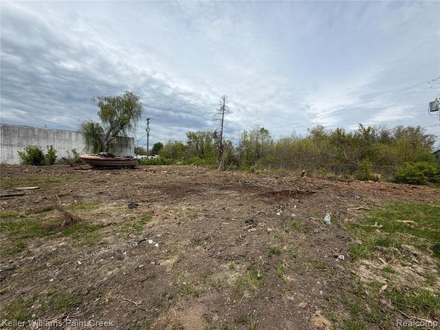 22477 15 Mile Road, Clinton Township, MI 48035