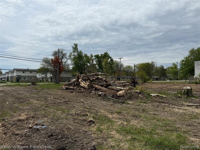 22477 15 Mile Road, Clinton Township, MI 48035