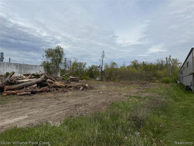 22477 15 Mile Road, Clinton Township, MI 48035