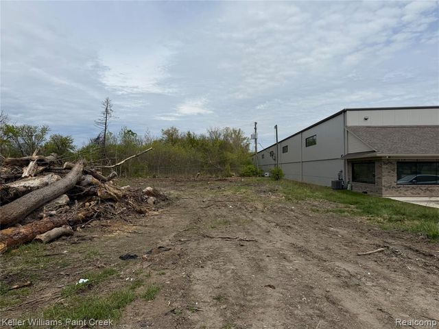 22477 15 Mile Road, Clinton Township, MI 48035