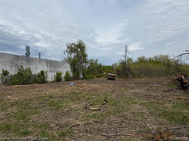 22477 15 Mile Road, Clinton Township, MI 48035