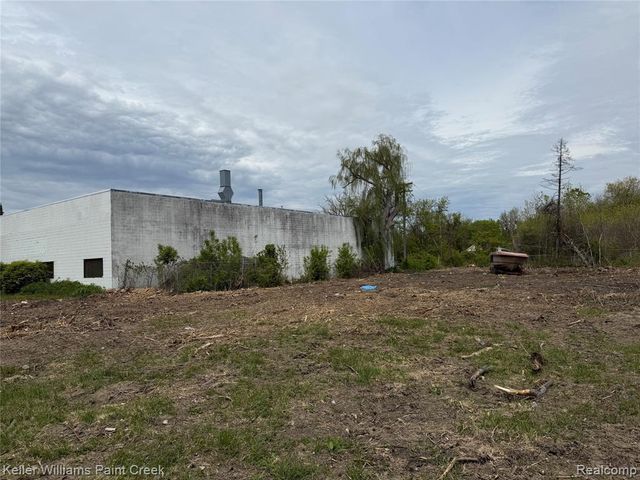22477 15 Mile Road, Clinton Township, MI 48035