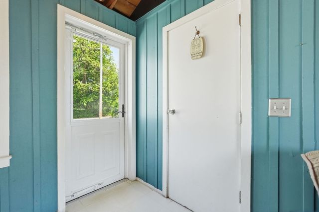 44 Harding St, Springfield, MA 01109