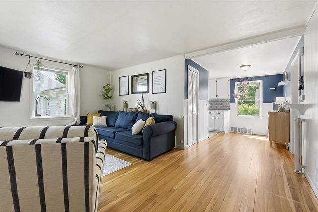 44 Harding St, Springfield, MA 01109
