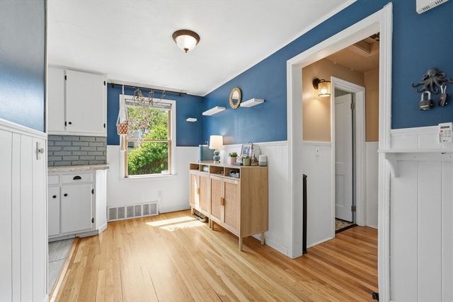 44 Harding St, Springfield, MA 01109