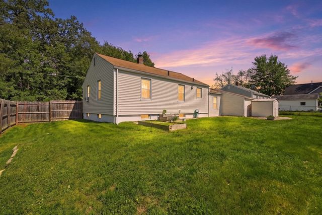 44 Harding St, Springfield, MA 01109