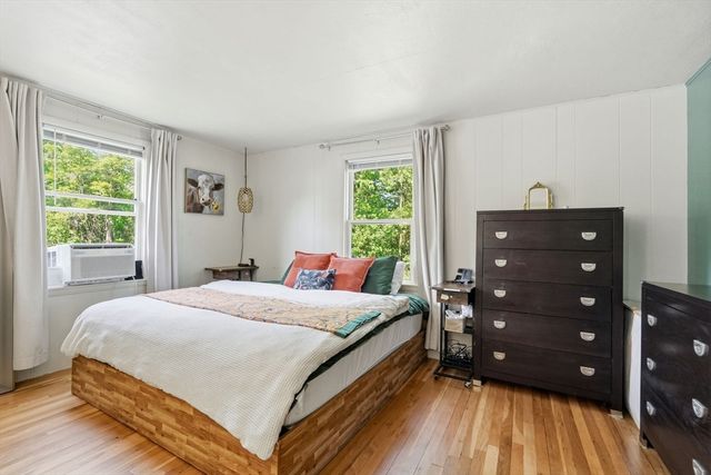44 Harding St, Springfield, MA 01109