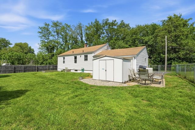 44 Harding St, Springfield, MA 01109