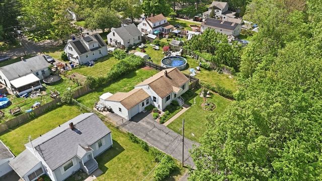 44 Harding St, Springfield, MA 01109