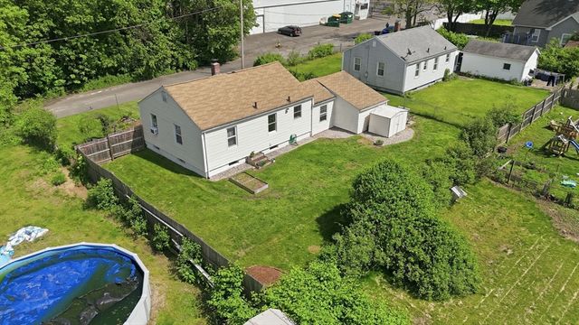 44 Harding St, Springfield, MA 01109