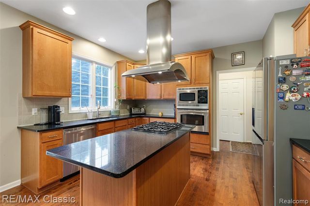 25051 Samoset Court, Novi, MI 48374