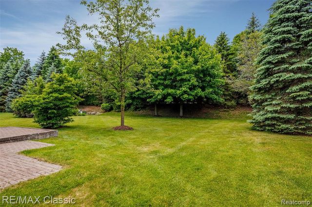 25051 Samoset Court, Novi, MI 48374