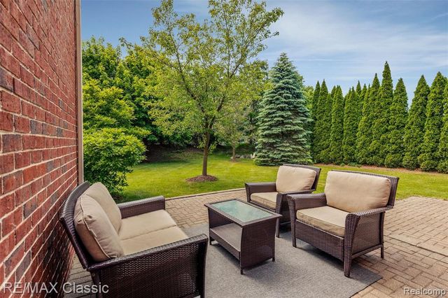 25051 Samoset Court, Novi, MI 48374