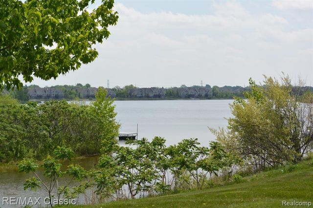 25051 Samoset Court, Novi, MI 48374