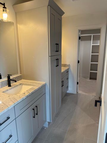 825 S Cobble Creek Boulevard, Nixa, MO 65714