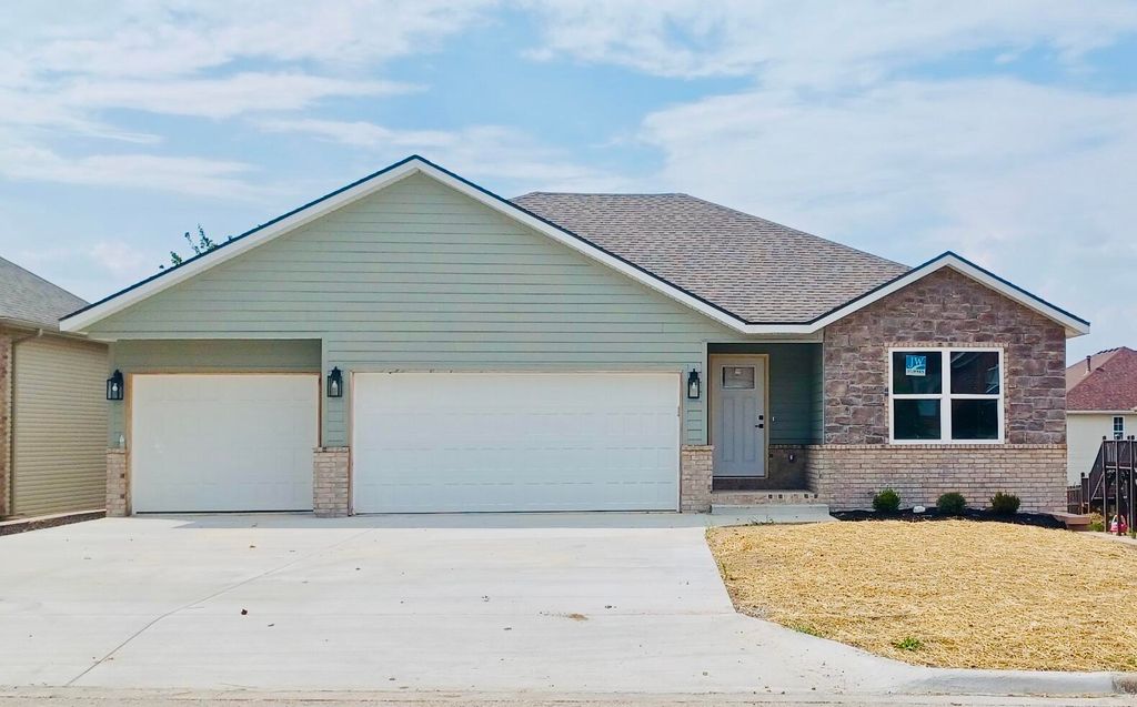 825 S Cobble Creek Boulevard, Nixa, MO 65714