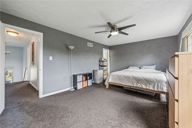 5131 Daube Dr, Whitehall, PA 15236